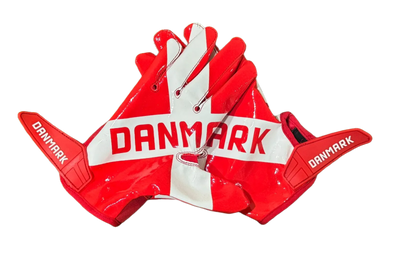 Reyrr ELITE Nordic Edition football Hansker i Danmark Flag-design med Vapor-Stick Grip Technology og pustende, fleksibelt materiale for ytelse i all slags vær.